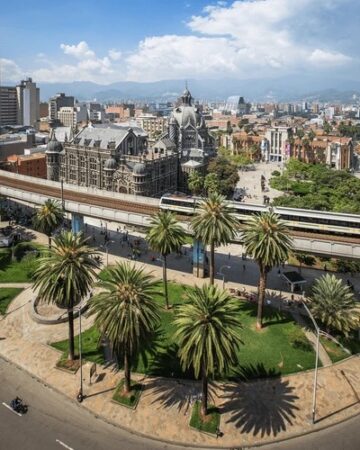 GET TO KNOW THE CITY OF ETERNAL SPRING MEDELLIN, COLOMBIA